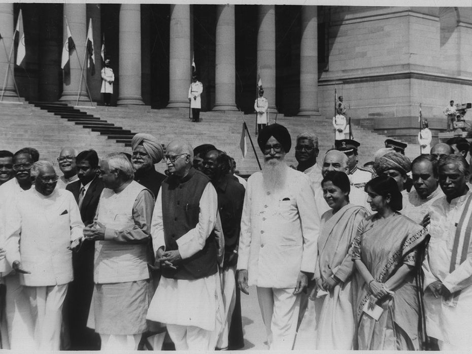 Prime Minister Atal Bihari Vajpayee, President KR Narayanan and New Ministers of his Cabinet after t