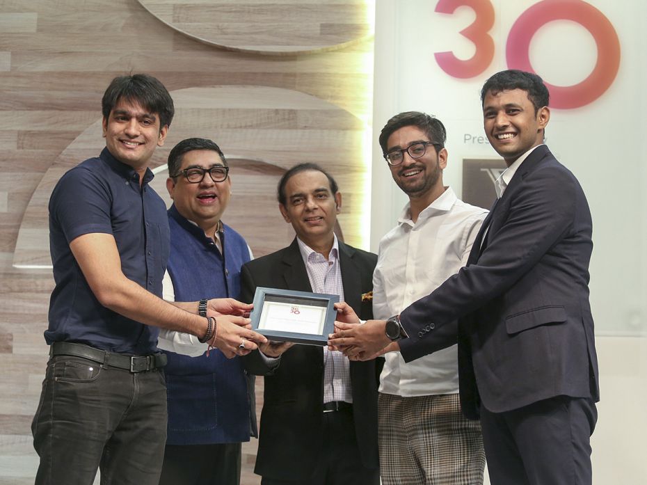 Anjan Chatterjee, Founder, Specialty Restaurants (Second from left) and Motilal Oswal, Chairman &