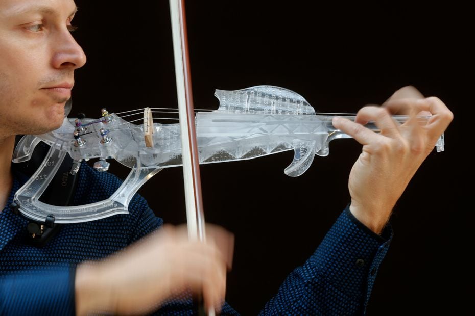 French engineer and professional violinist Laurent Bernadac plays the ‘3Dvarius’, a 3D p