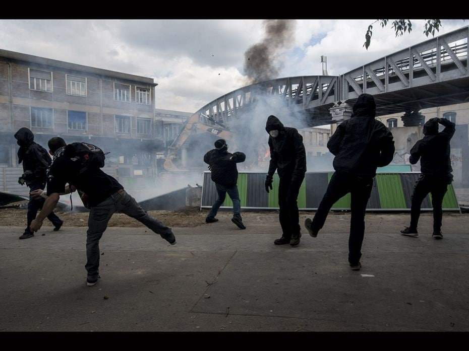 Far-left anarchist groups, known as "Black Blocks" ran amok in Paris on Tuesday after join