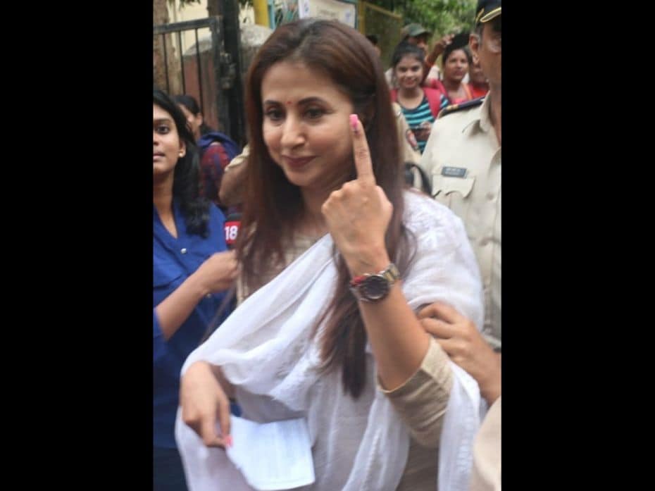 Actress and newly-minted Congress candidate, Urmila Matondkar cast her vote at Petit School, Bandra