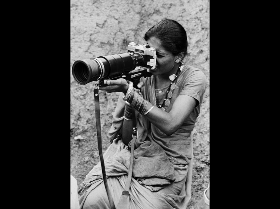 Actor Smita Patil tries her hand at photography on the set of the film Sadgati