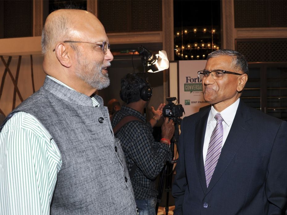 Pramod Chaudhari, Executive Chairman, Praj Industries Ltd shares a light moment with KK Maheshwari, 