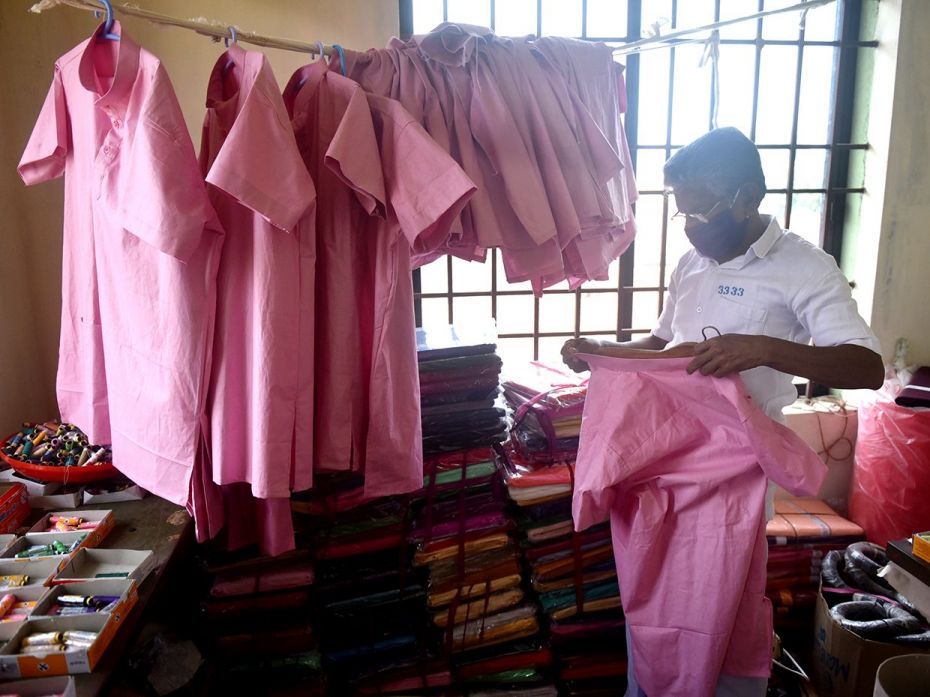 Sree Chitra hospital in Thiruvananthapuram has ordered 500 gowns from Poojappura’s gown-making