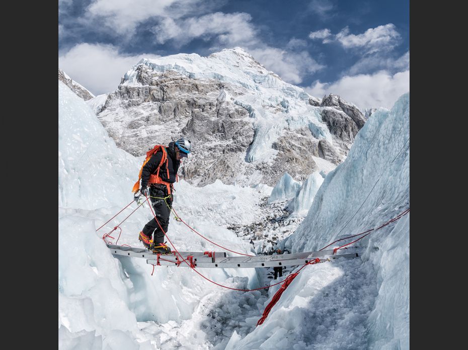 Delivering a ladder crossing demonstration to the lads on the G200E in 2017.