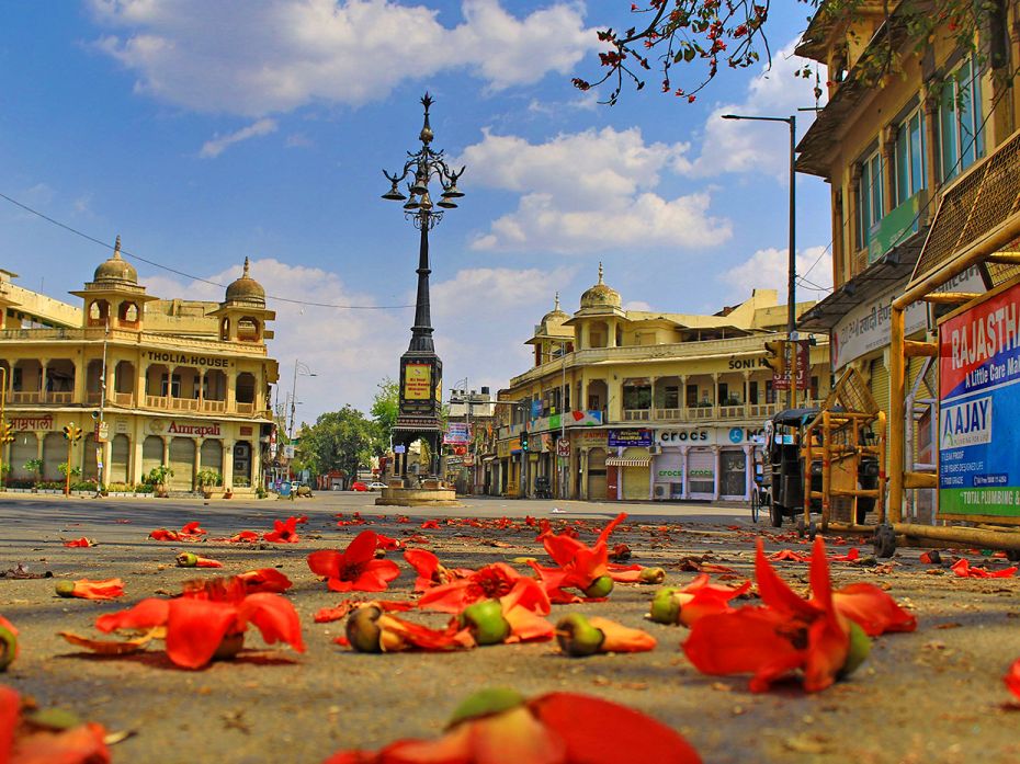 JAIPUR: M.I Road wears a deserted look during the Janta Curfew in the wake of the deadly novel coron