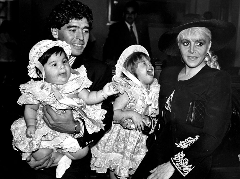 Argentine soccer legend Diego Maradona his wife Claudia Villafane (R), sit with their two daughters 