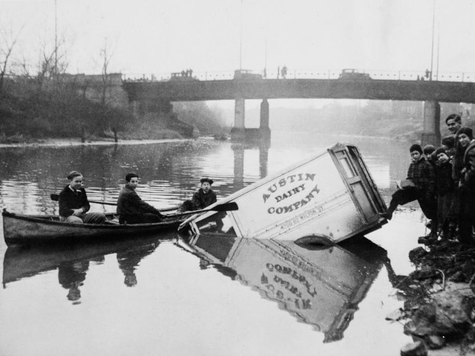 THE US, 1935
A truck loaded with milk is thrown in the river during the Milk War around Wisconsin, 