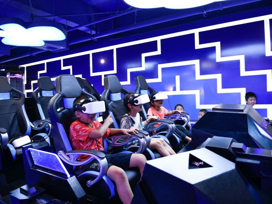 SUMMER VACATIONS, CHINA
For children in Guizhou, summer vacation days out means a VR experience in 