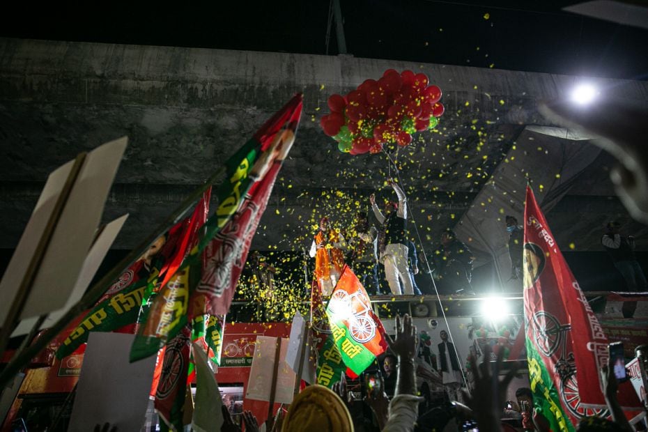 Aloft the rooftop of a modified bus, Samajwadi Party’s Akhilesh Yadav rallies his supporters, 