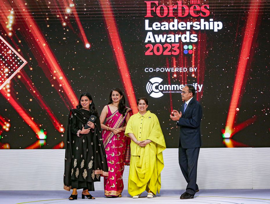 (From left) Isha Ambani, director, Reliance Retail Ventures receives the GenNext Entrepreneur award,